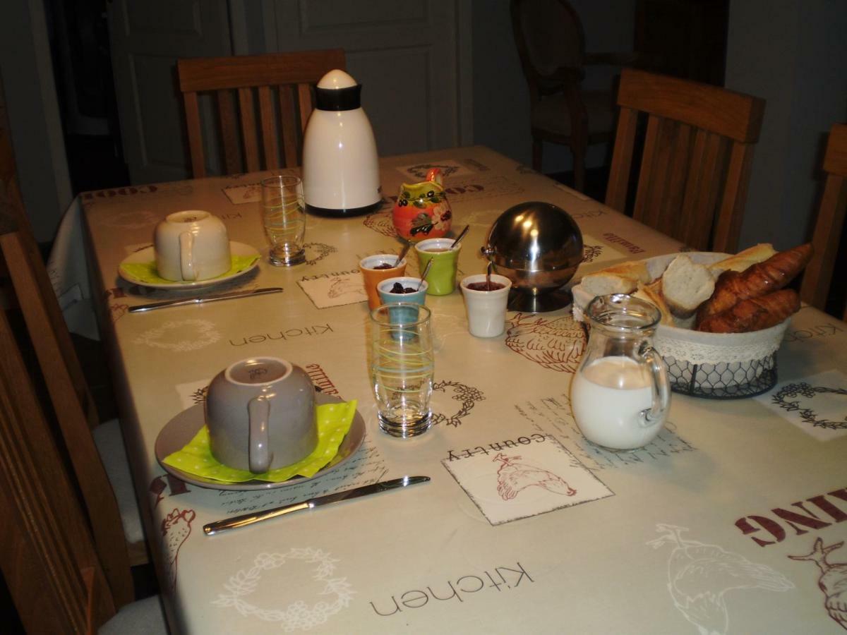 Les Roziers - Roulotte Bed & Breakfast Bagnac Exterior photo